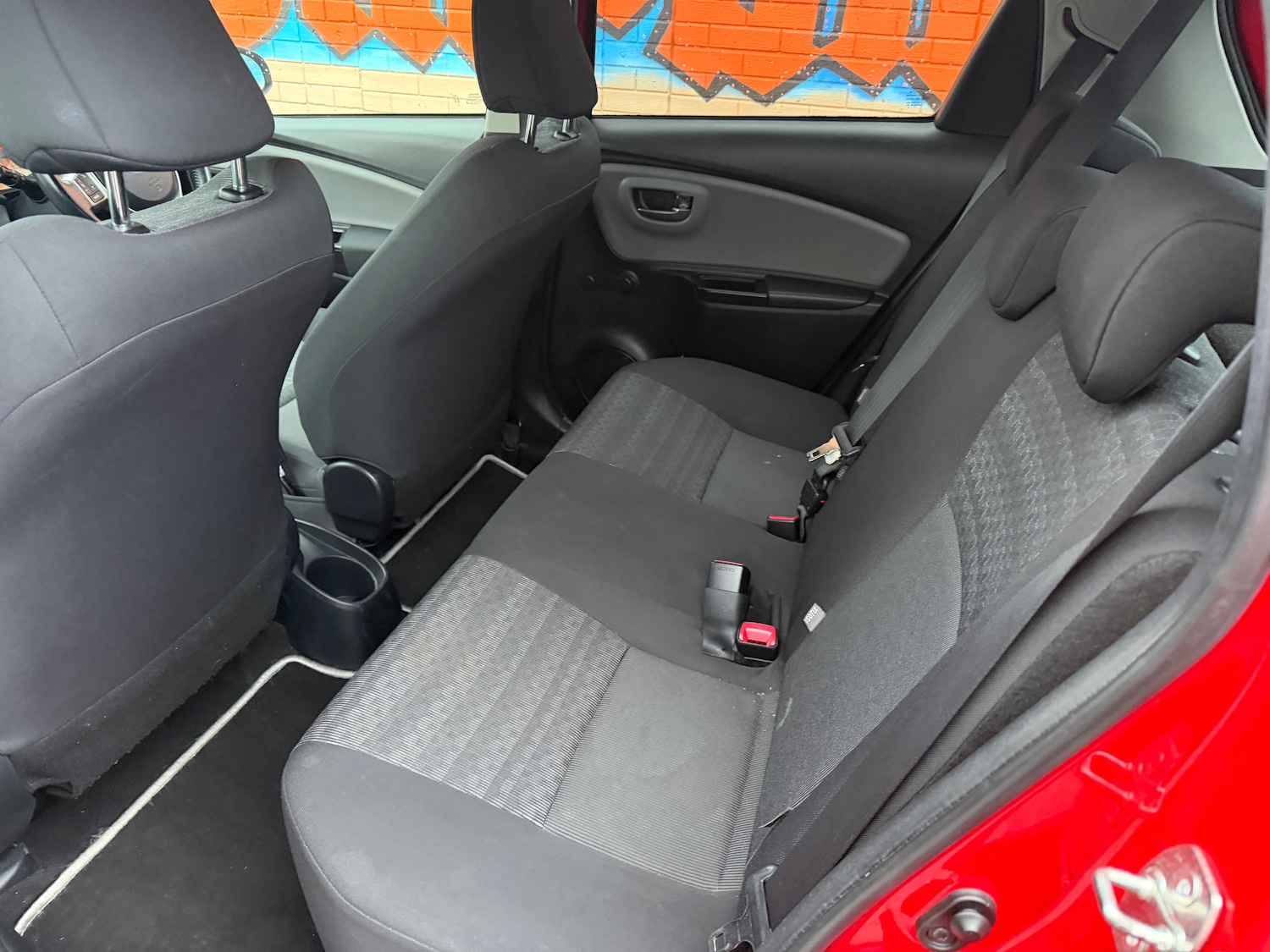 Used Toyota Yaris 2016 for sale - 76949834: Photo 9