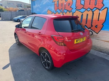 Used Toyota Yaris 2015 for sale - 79354085: Photo