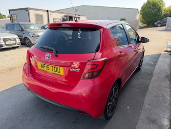 Used Toyota Yaris 2015 for sale - 79354085: Photo