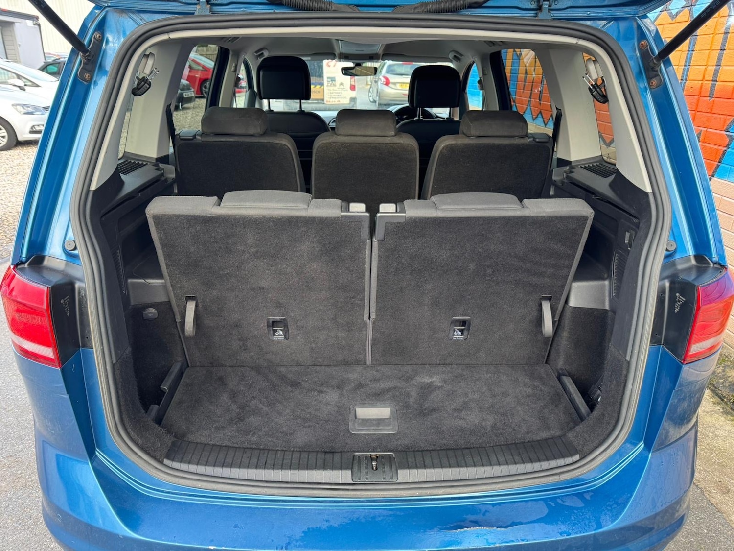 Used Volkswagen Touran 2017 for sale - 77726441: Photo 12