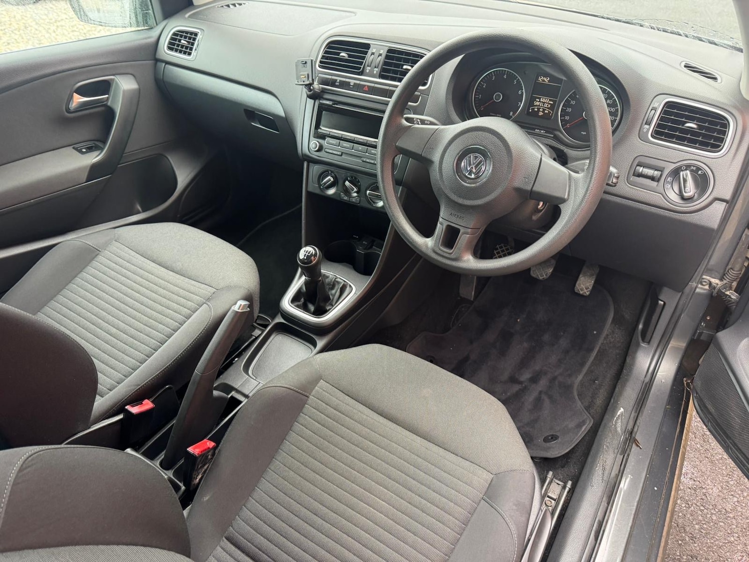 Used Volkswagen Polo 2012 for sale - 76438928: Photo 8