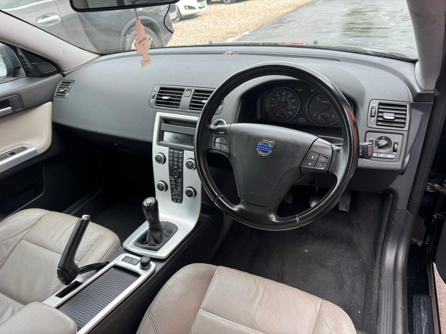 Used Volvo V50 2010 for sale - 77878643: Photo 13