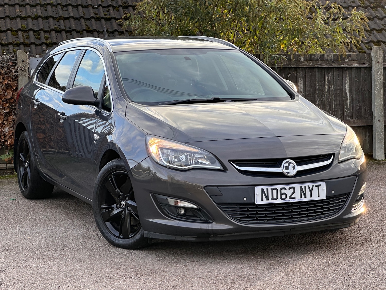 Used Vauxhall Astra 2012 for sale - 76557118: Photo 1