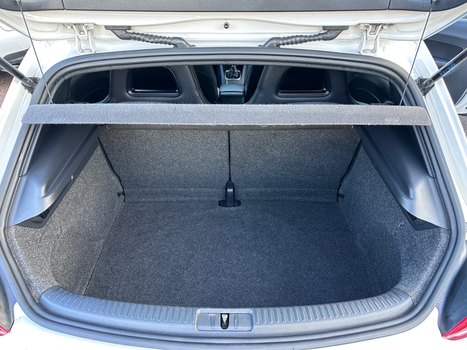 Used Volkswagen Scirocco 2012 for sale - 77504124: Photo 15