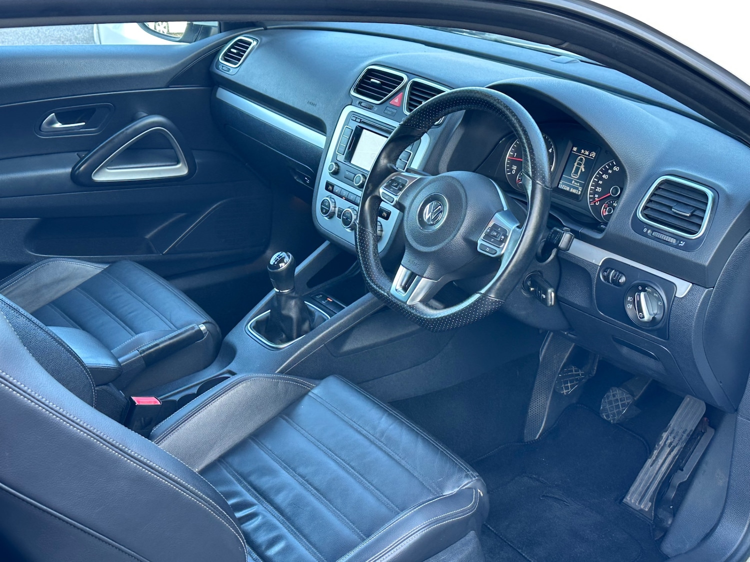 Used Volkswagen Scirocco 2012 for sale - 77504124: Photo 5