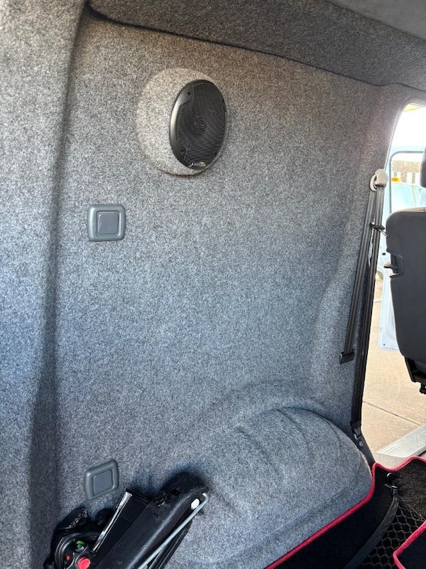 Used Volkswagen Transporter 2014 for sale - 76147228: Photo 9