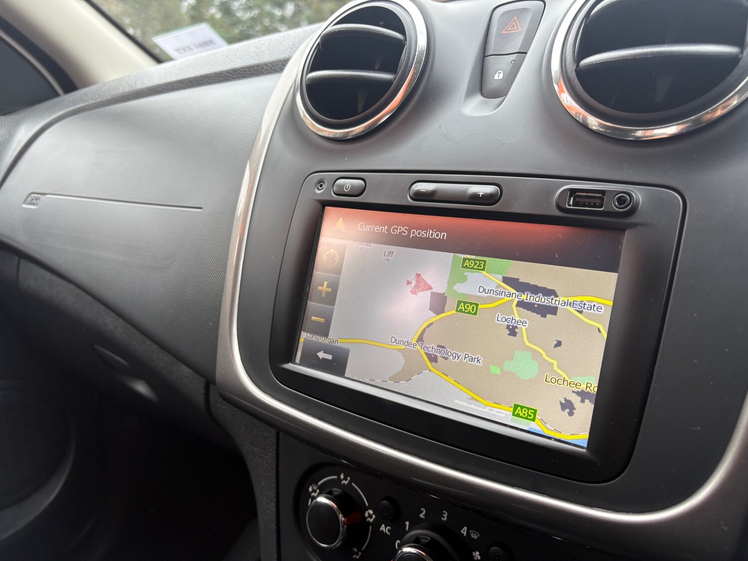 Used Dacia Sandero Stepway 2014 for sale - 77676954: Photo 12