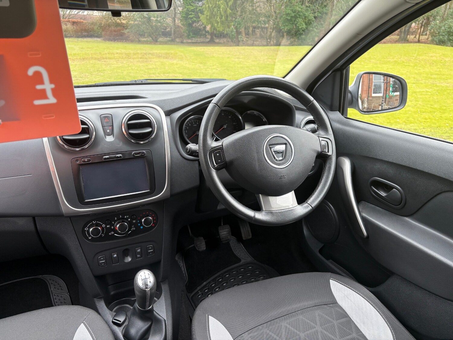 Used Dacia Sandero Stepway 2014 for sale - 77676954: Photo 8