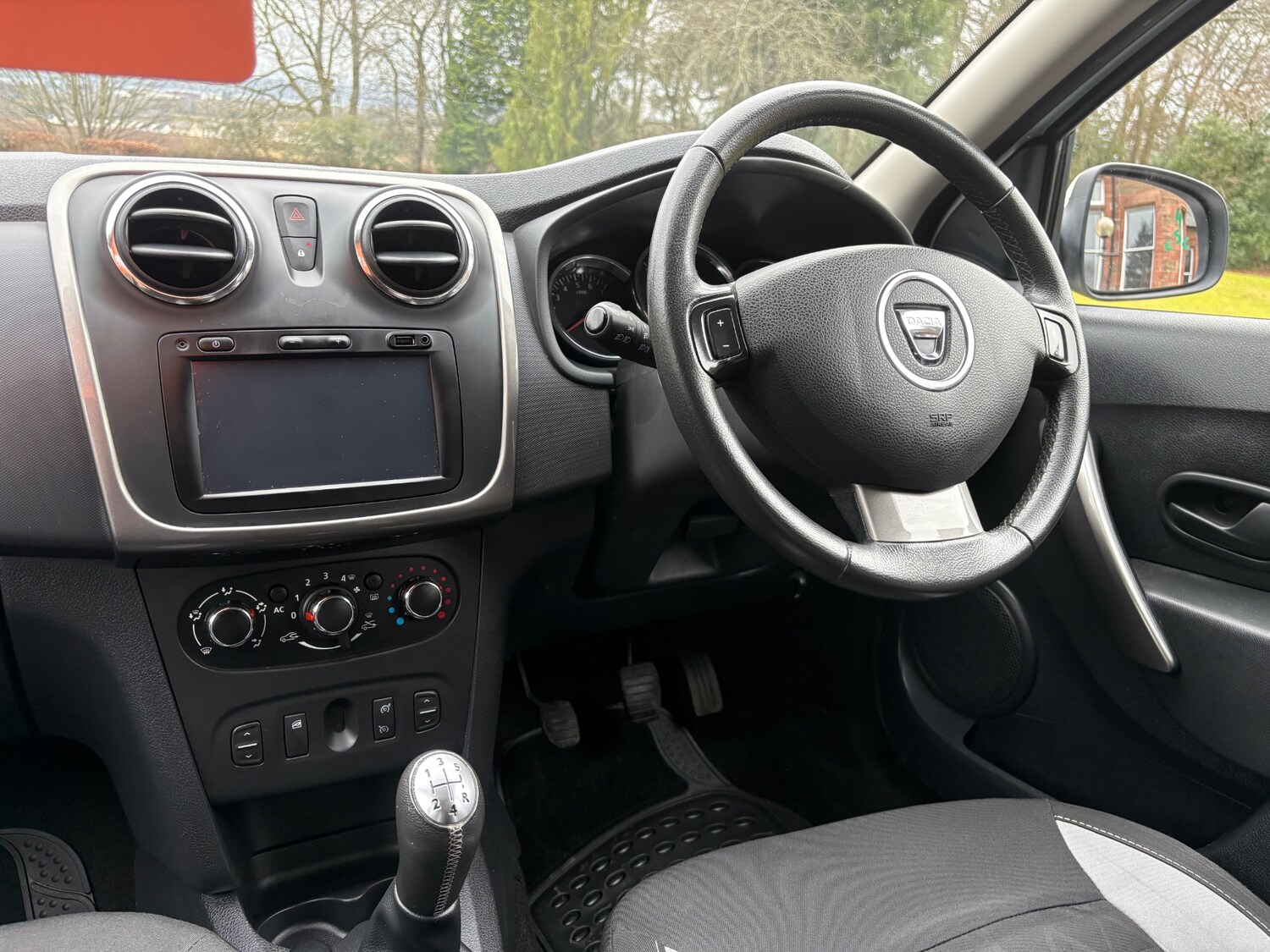 Used Dacia Sandero Stepway 2014 for sale - 77676954: Photo 9