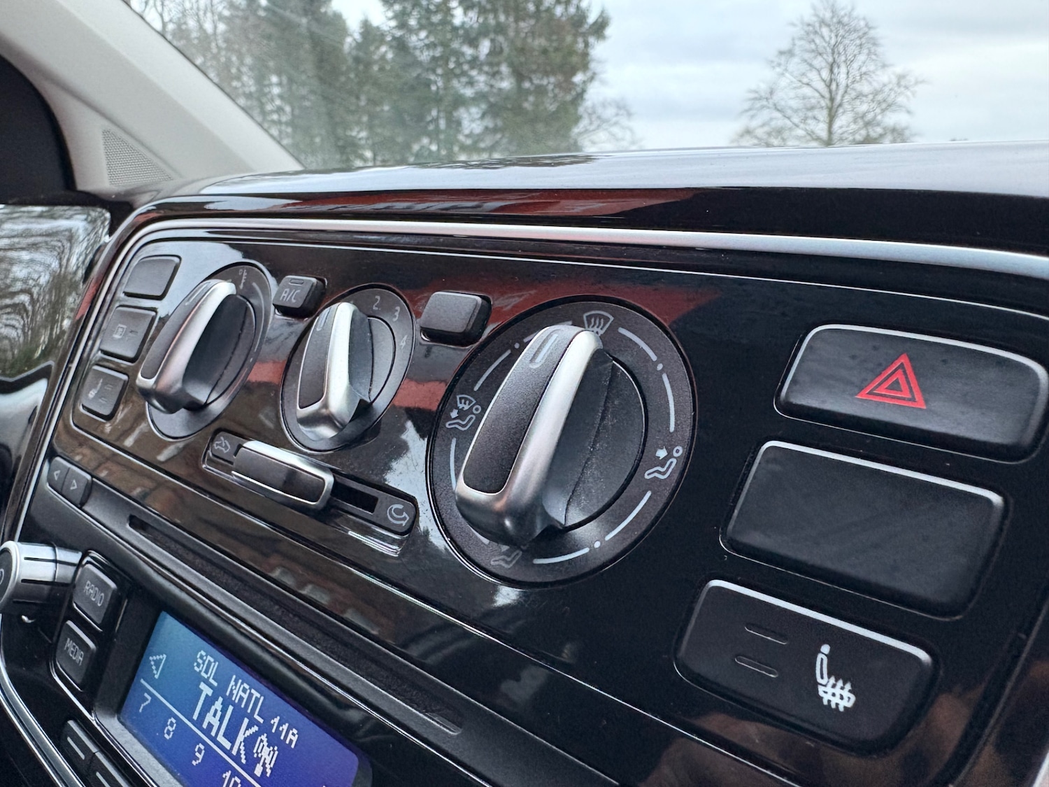 Used Volkswagen up! 2015 for sale - 77706004: Photo 17