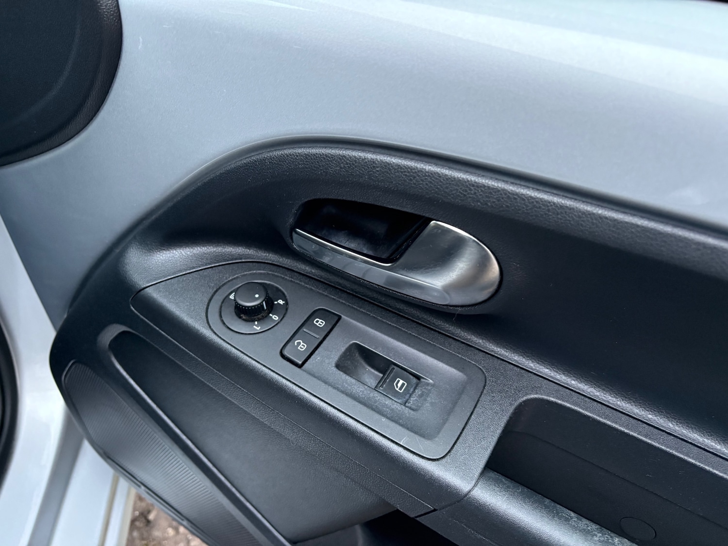 Used Volkswagen up! 2015 for sale - 77706004: Photo 21