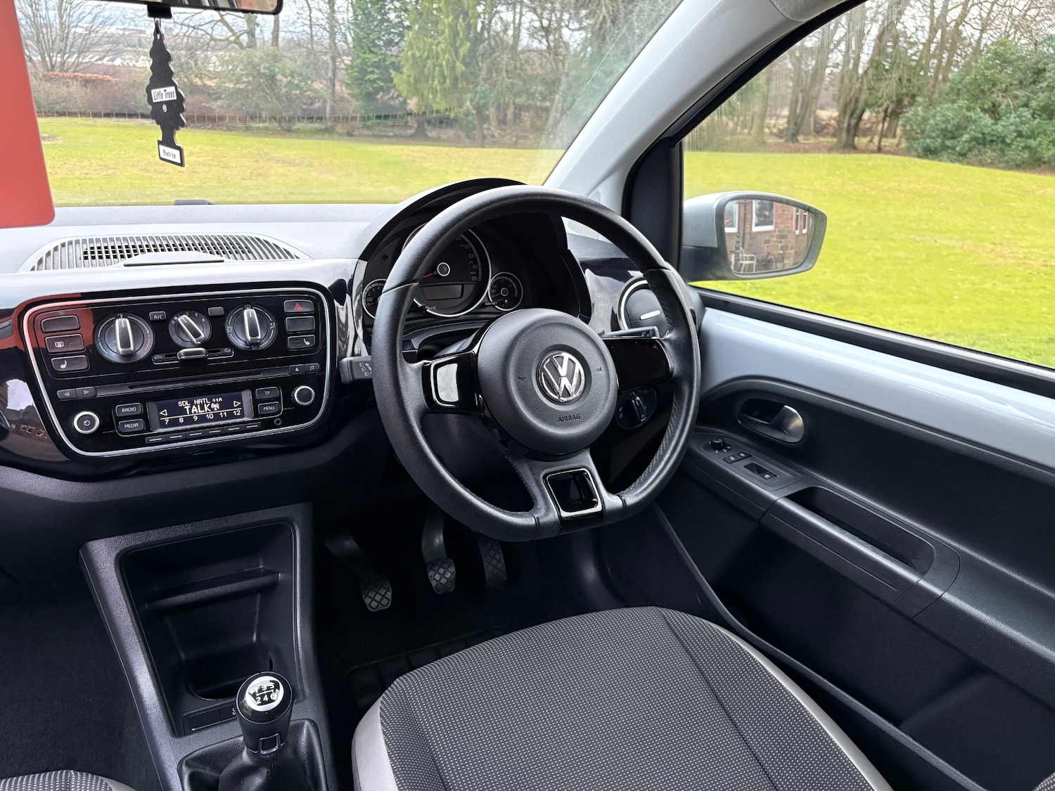 Used Volkswagen up! 2015 for sale - 77706004: Photo 8