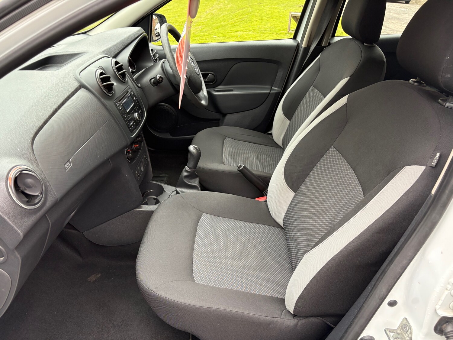 Used Dacia Sandero 2015 for sale - 77676873: Photo 11