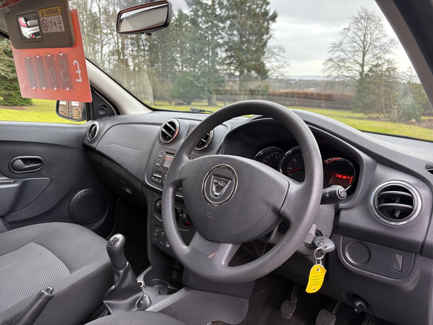 Used Dacia Sandero 2015 for sale - 77676873: Photo 17