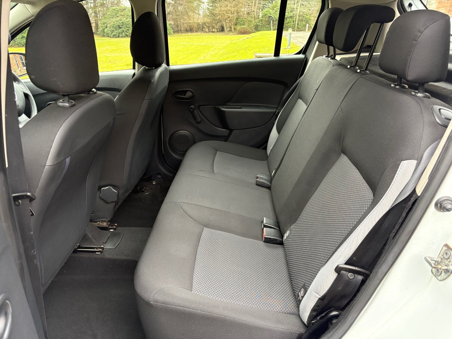 Used Dacia Sandero 2015 for sale - 77676873: Photo 22