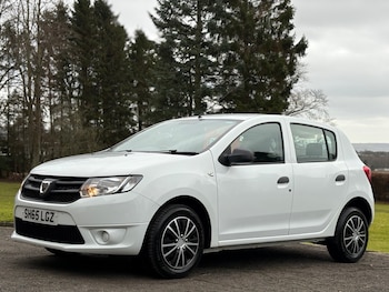 Used Dacia Sandero 2015 for sale - 77676873: Photo