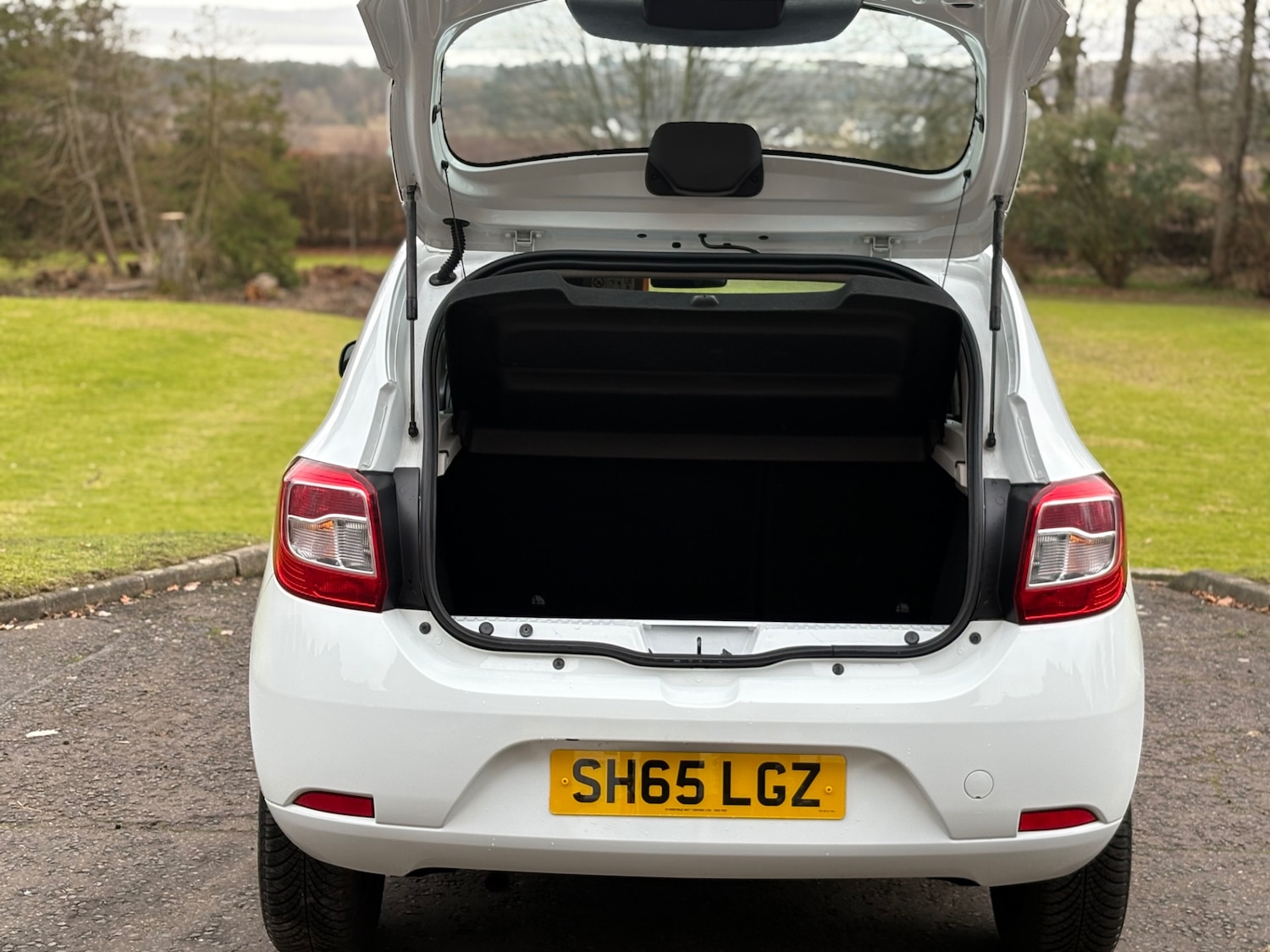 Used Dacia Sandero 2015 for sale - 77676873: Photo 9