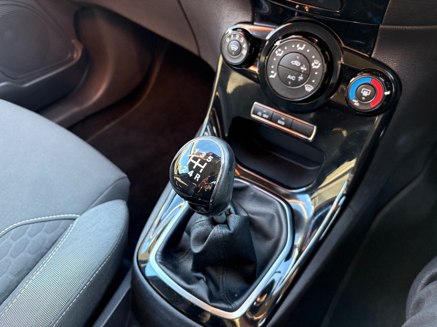 Used Ford Fiesta 2016 for sale - 78107963: Photo 31