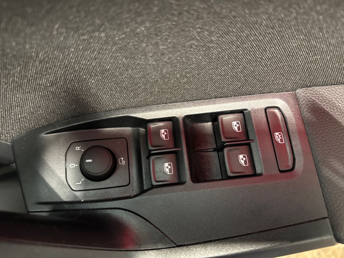 Used SEAT Arona 2024 for sale - 77917878: Photo 24