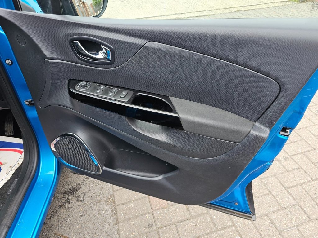 Used Renault Captur 2015 for sale - 76665680: Photo 12