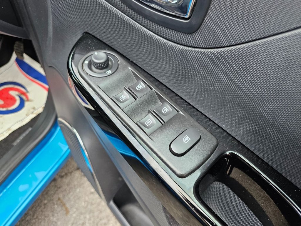 Used Renault Captur 2015 for sale - 76665680: Photo 13