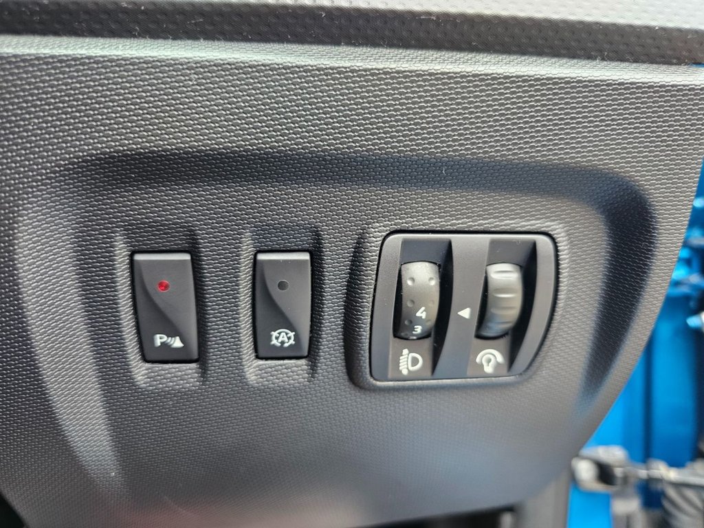 Used Renault Captur 2015 for sale - 76665680: Photo 30