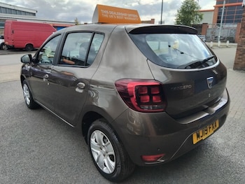 Used Dacia Sandero 2019 for sale - 76352869: Photo