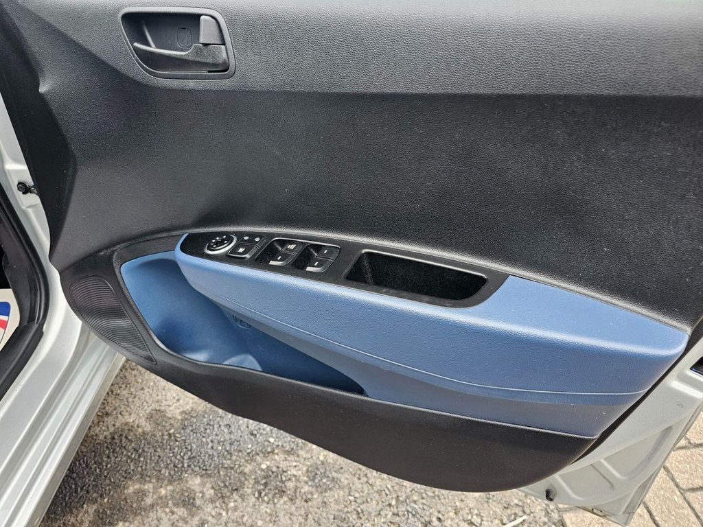 Used Hyundai i10 2015 for sale - 76352877: Photo 12
