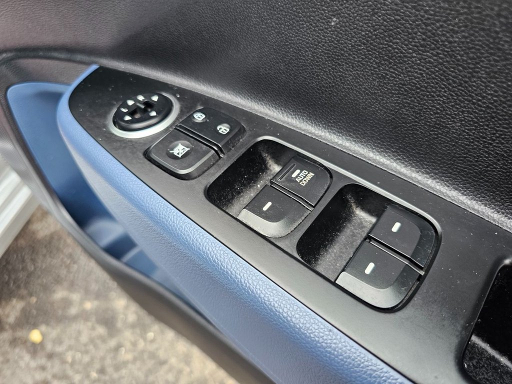 Used Hyundai i10 2015 for sale - 76352877: Photo 13