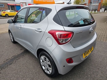 Used Hyundai i10 2015 for sale - 76352877: Photo