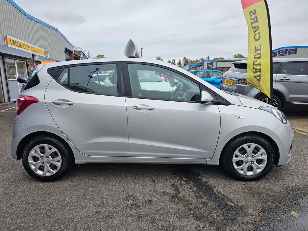 Used Hyundai i10 2015 for sale - 76352877: Photo 5