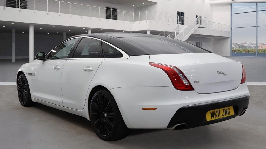 Used Jaguar XJ 2011 for sale - 76482192: Photo 3