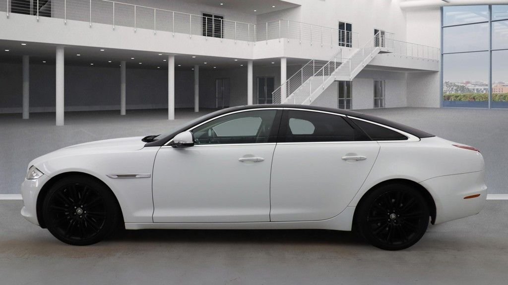 Used Jaguar XJ 2011 for sale - 76482192: Photo 6