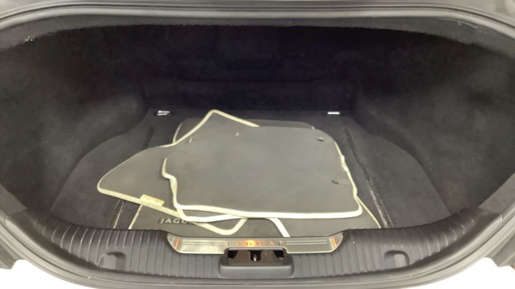 Used Jaguar XJ 2011 for sale - 76482192: Photo 7