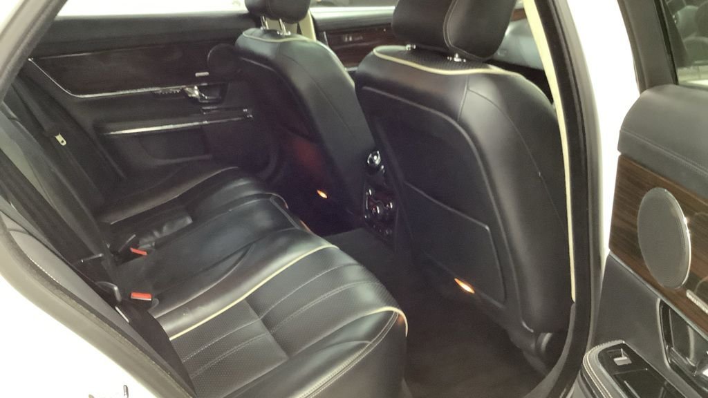 Used Jaguar XJ 2011 for sale - 76482192: Photo 8