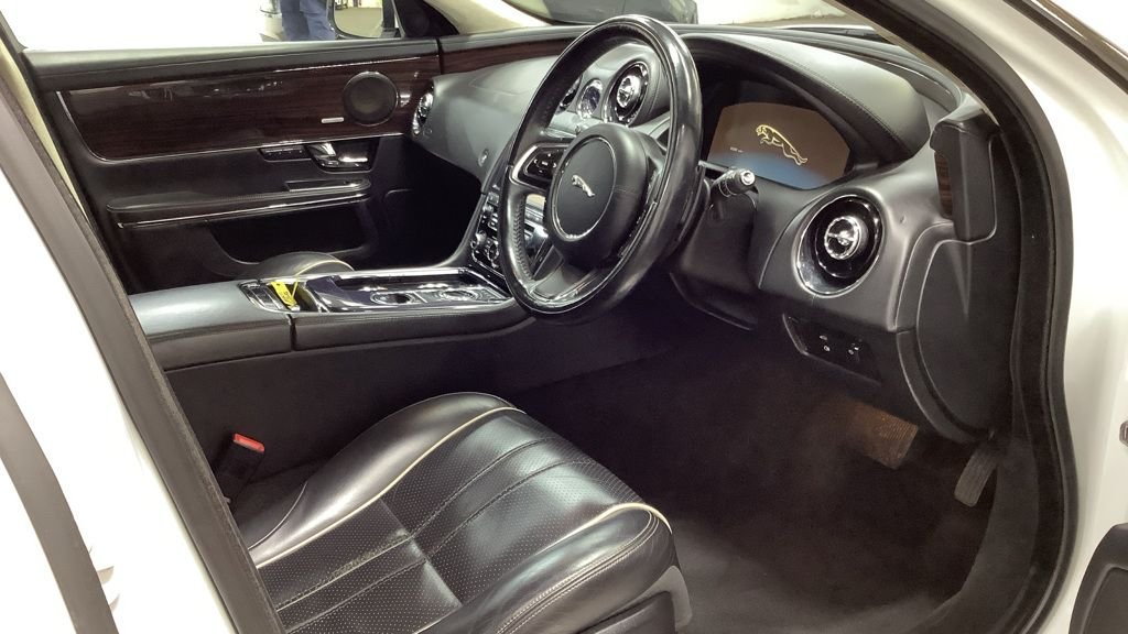 Used Jaguar XJ 2011 for sale - 76482192: Photo 9