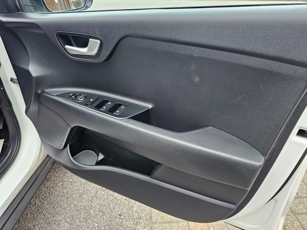 Used Kia Stonic 2019 for sale - 76356166: Photo 12