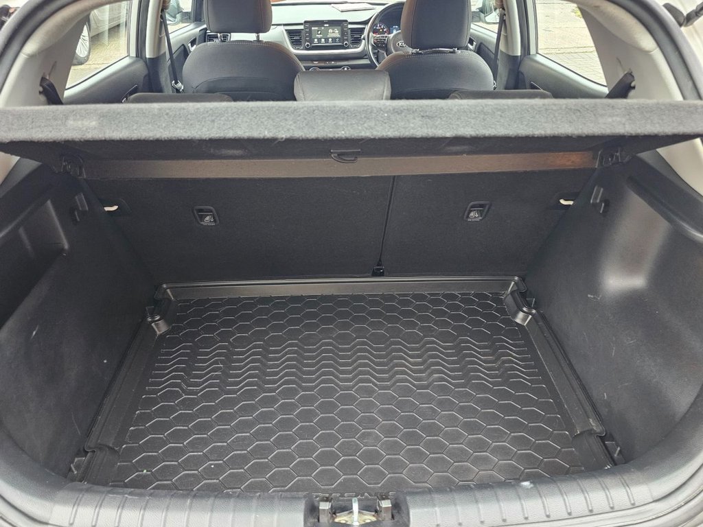 Used Kia Stonic 2019 for sale - 76356166: Photo 30