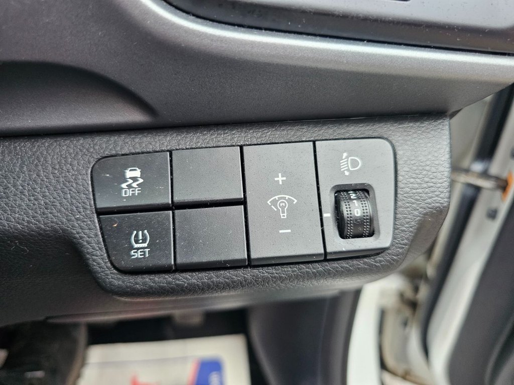 Used Kia Stonic 2019 for sale - 76356166: Photo 31