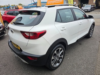 Used Kia Stonic 2019 for sale - 76356166: Photo