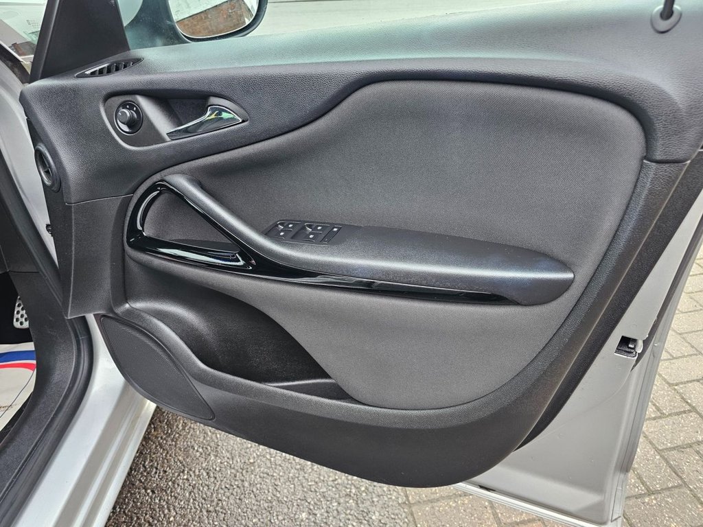 Used Vauxhall Zafira 2015 for sale - 77388378: Photo 15