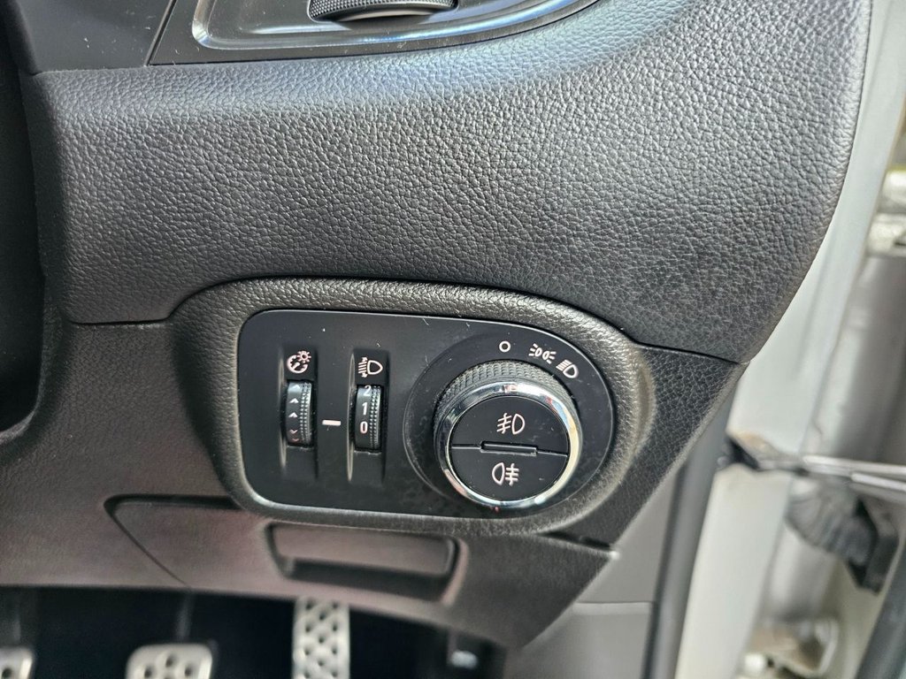 Used Vauxhall Zafira 2015 for sale - 77388378: Photo 31