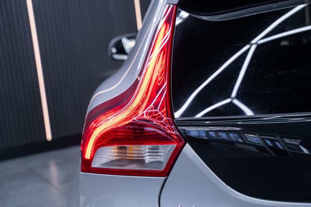 Used Volvo V40 2018 for sale - 78068808: Photo 10