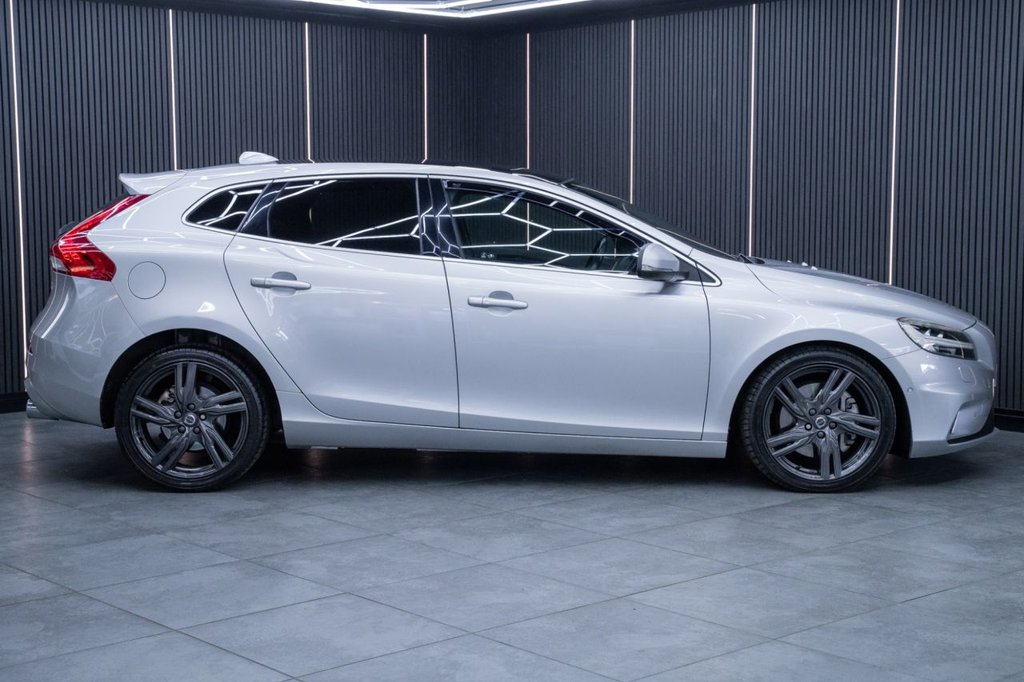 Used Volvo V40 2018 for sale - 78068808: Photo 11