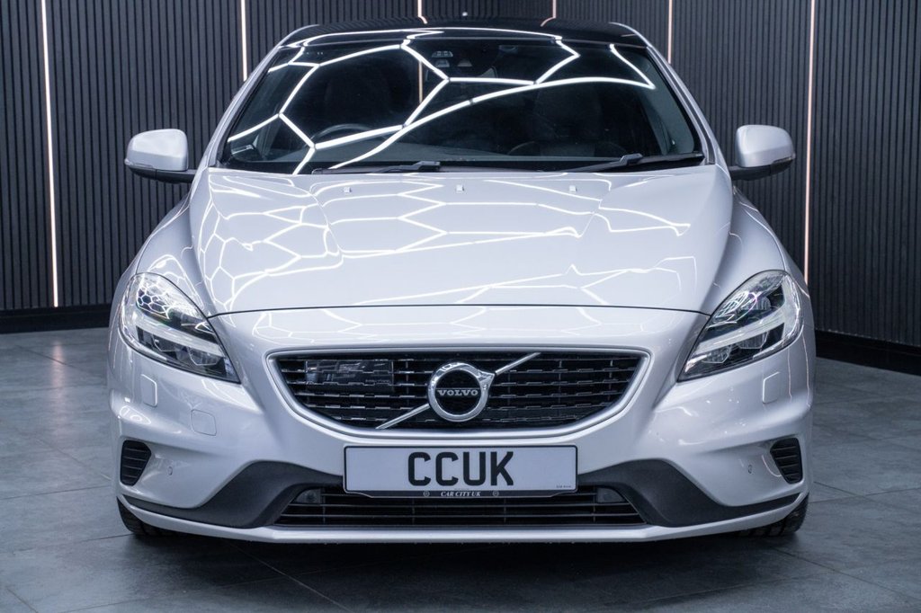 Used Volvo V40 2018 for sale - 78068808: Photo 2