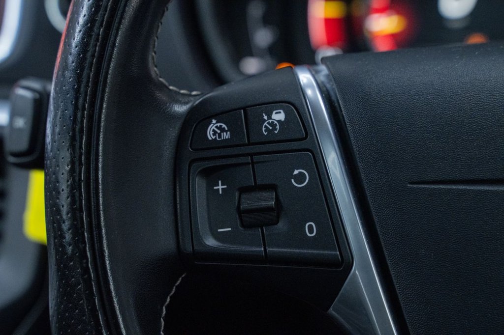 Used Volvo V40 2018 for sale - 78068808: Photo 21