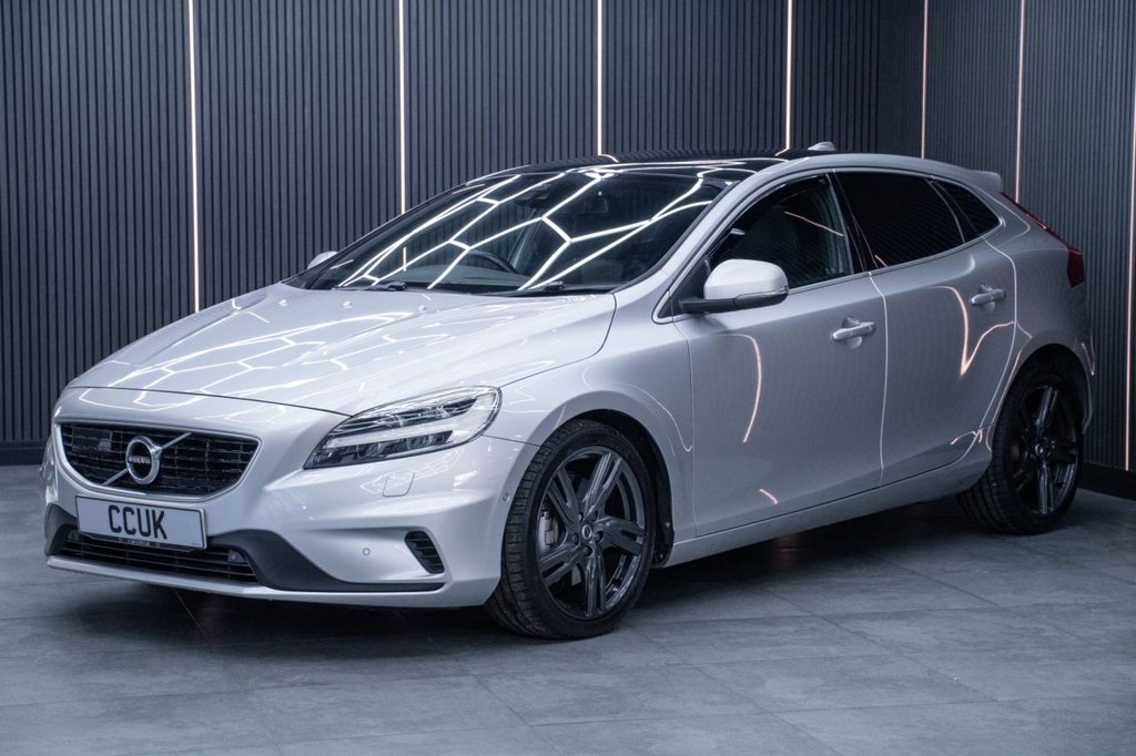 Used Volvo V40 2018 for sale - 78068808: Photo 3