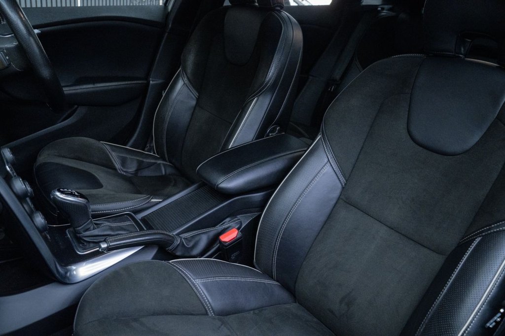 Used Volvo V40 2018 for sale - 78068808: Photo 32