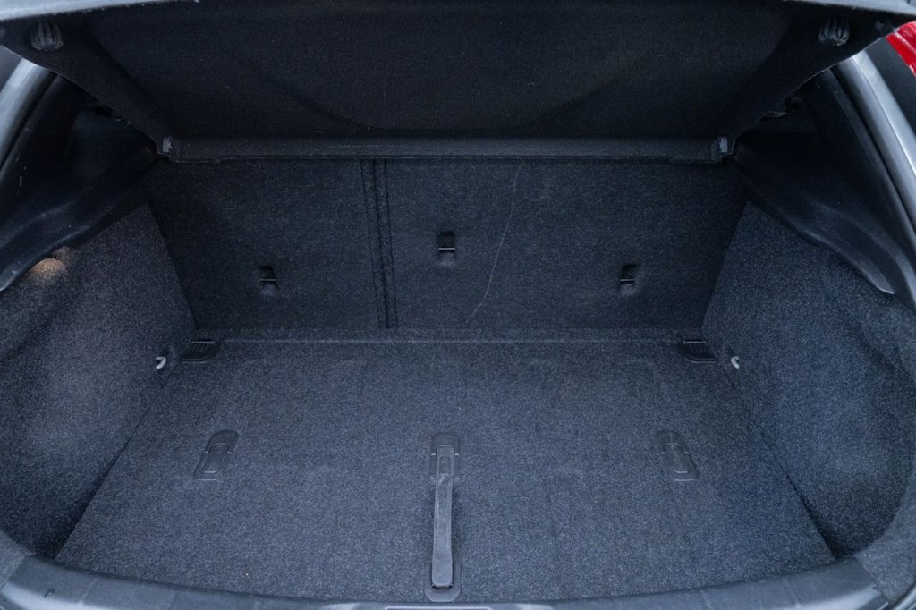 Used Volvo V40 2018 for sale - 78068808: Photo 35