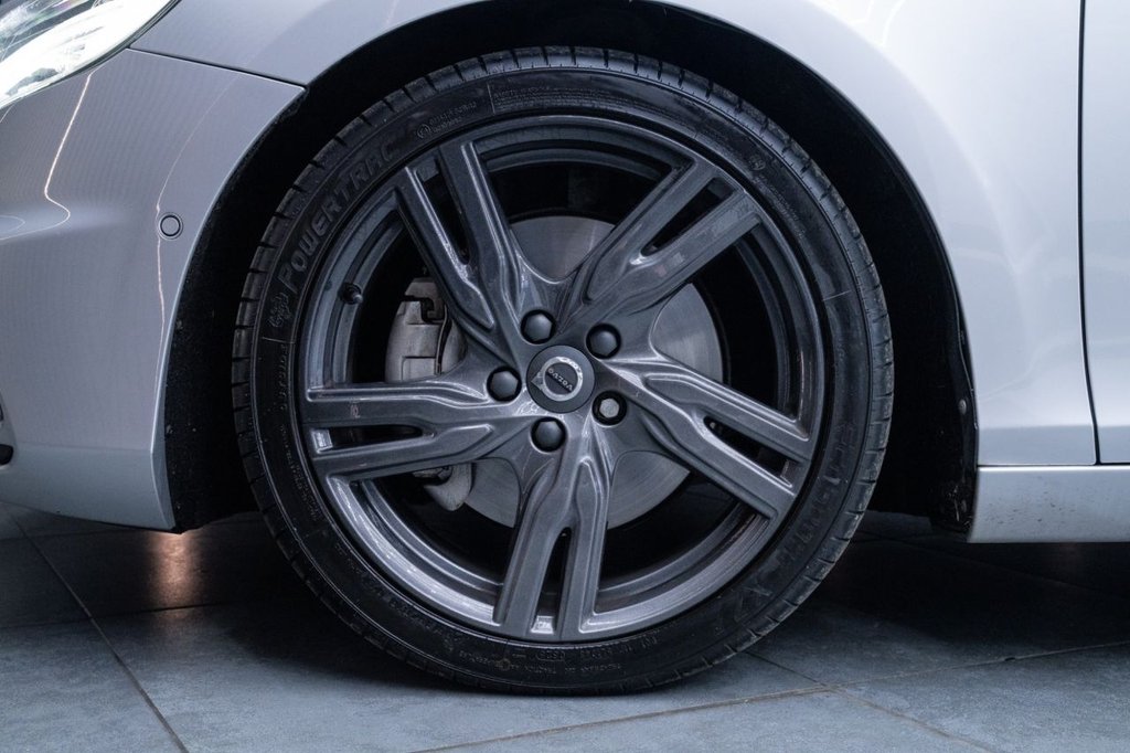 Used Volvo V40 2018 for sale - 78068808: Photo 5